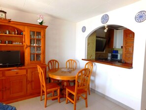 Dining - Apartment with large sea view terrace and pool in Puig Rom, Roses (Roses)