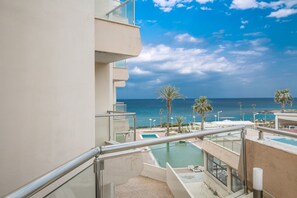Property grounds - How to Rent Your Own Private Luxury Holiday Apartment for Less than Basic Hotel (Protaras)