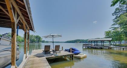 Lake Sinclair 'Crooked Creek Cottage' w/ Fire Pit!