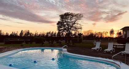 Anne Shirley Motel & Cottages