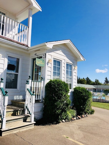 Anne Shirley Motel & Cottages