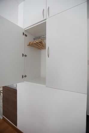 Loft Confort, para no fumadores | Decoración personalizada, muebles diferentes y escritorio 