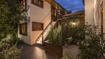 Roupas de cama antialérgicas, camas Select Comfort, cofres nos quartos