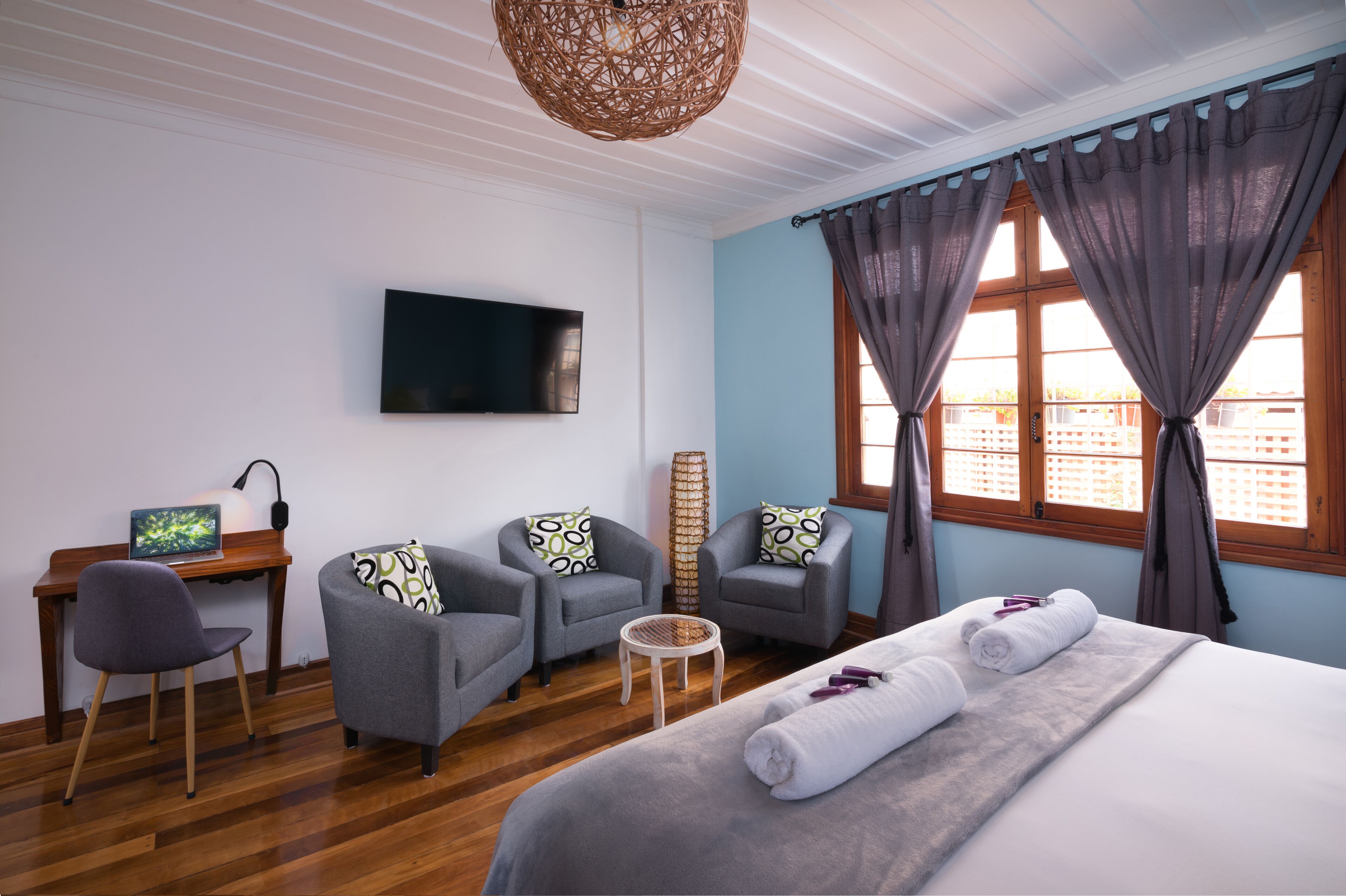 Superior-Dreibettzimmer, Stadtblick | Allergikerbettwaren, Select-Comfort-Betten, Zimmersafe