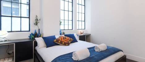 2 chambres, fer et planche à repasser, Wi-Fi, draps fournis