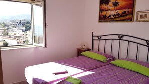 2 bedrooms, iron/ironing board, bed sheets