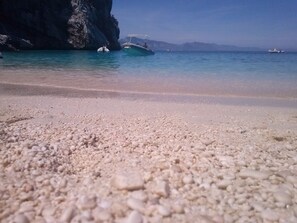 Beach nearby - LUMINOUS SEA VIEWS IN SARDINIA, IDEAL FOR COUPLES OF FRIENDS AND FAMILIES! (Cala Gonone)