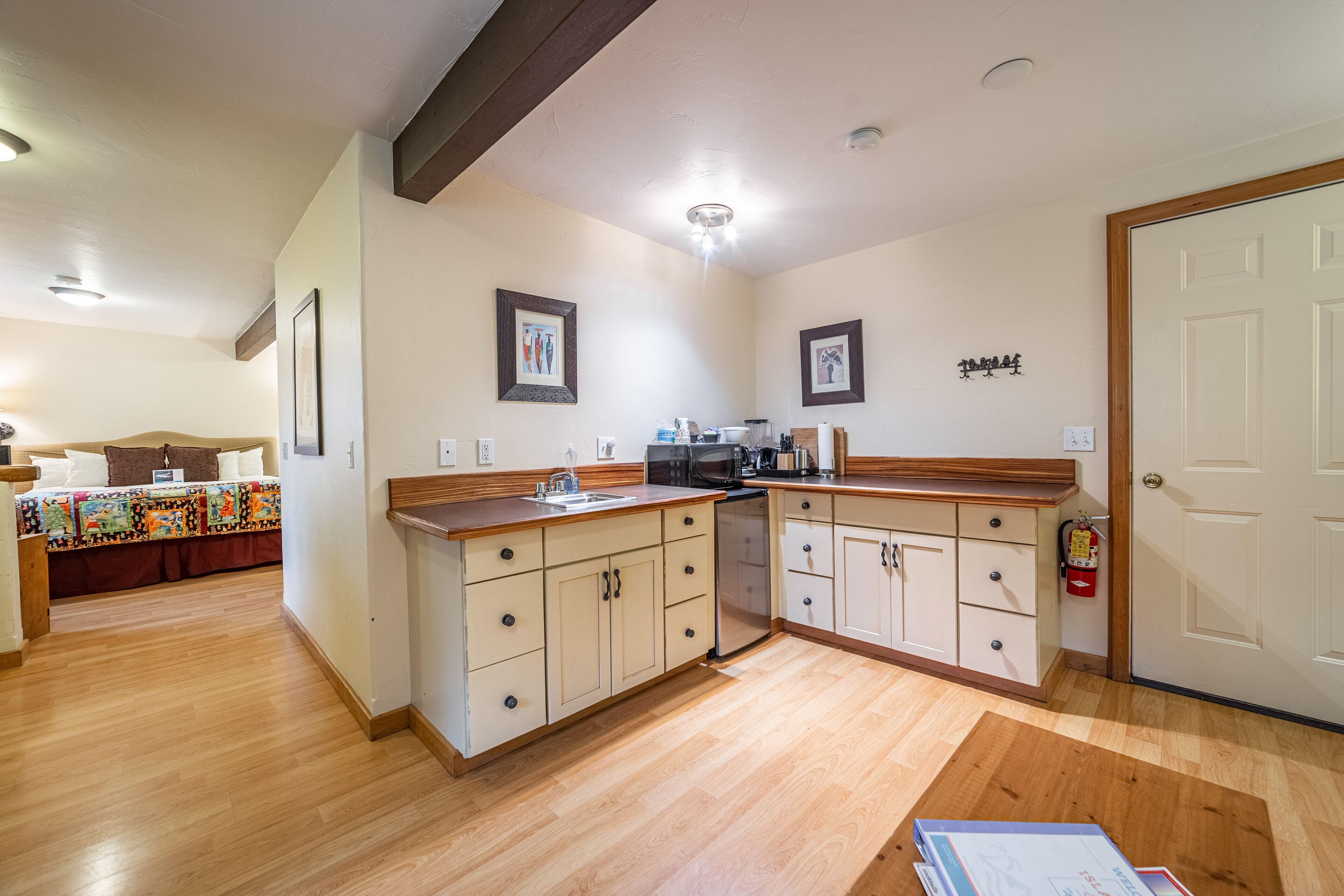 room, 1 king bed, non smoking | 1 bedroom, memory-foam beds, individually decorated