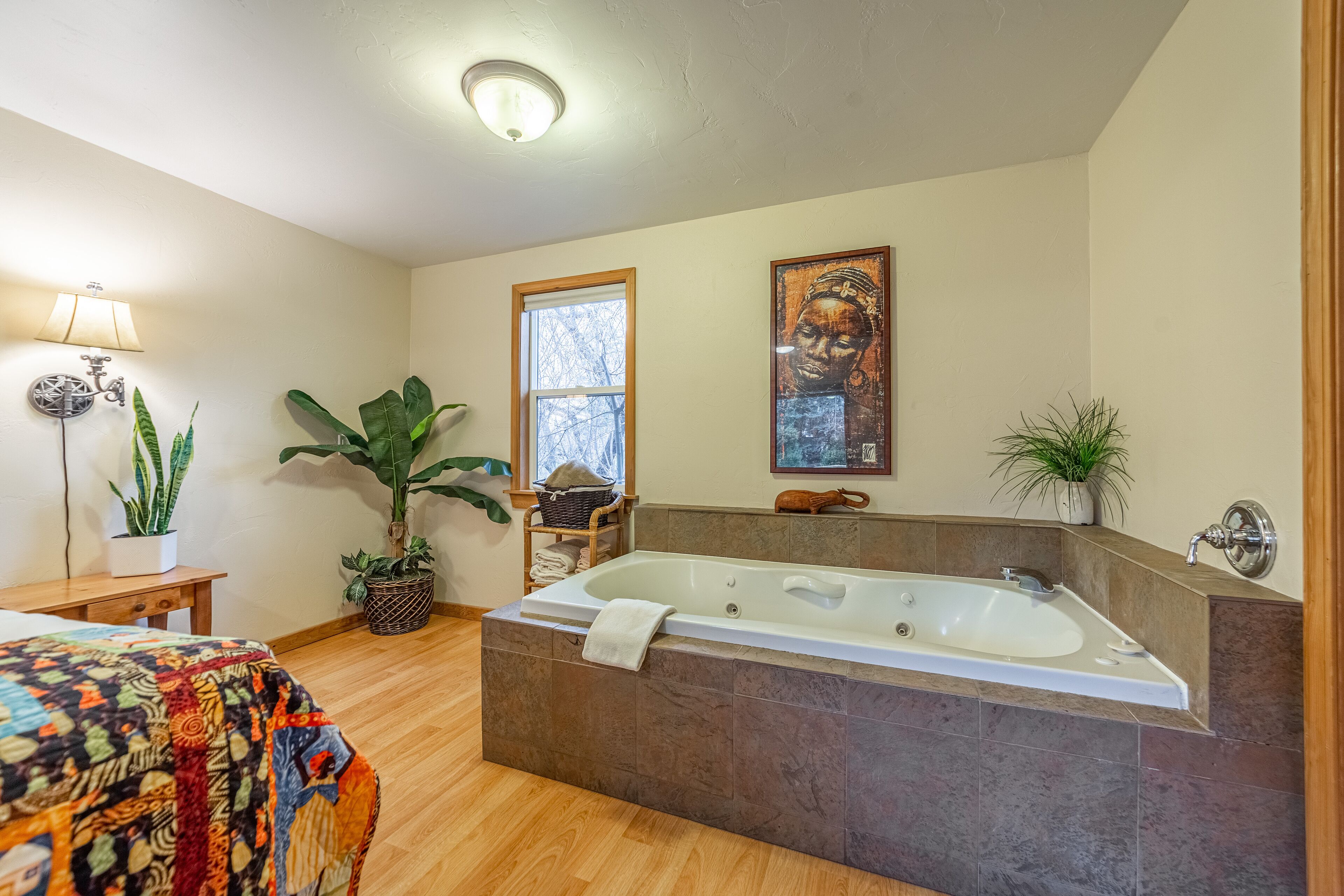 room, 1 king bed, non smoking | 1 bedroom, memory-foam beds, individually decorated