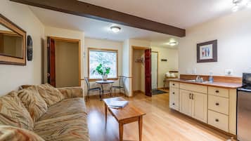 Room, 1 King Bed, Non Smoking | Memory foam beds, individually decorated, individually furnished