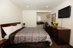 Room, 1 King Bed, Non Smoking | Free WiFi, bed sheets