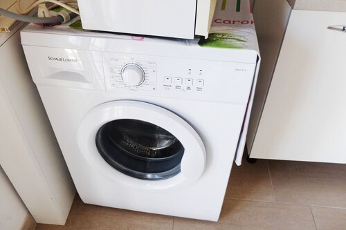 Villa mit schönem Garten, 2 Zimmern, Zentrum von Torre Lapillo