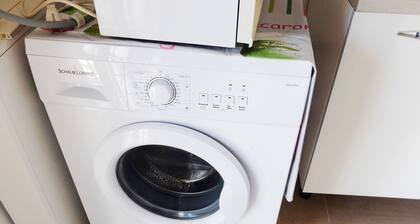 Villa mit schönem Garten, 2 Zimmern, Zentrum von Torre Lapillo