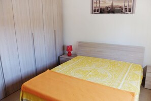 2 bedrooms, iron/ironing board, WiFi - Two bedrooms villa with garden, barbecue (TL27) (Torre Lapillo)