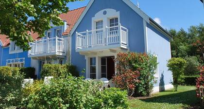 Family house with lake view, pets allowed, parking