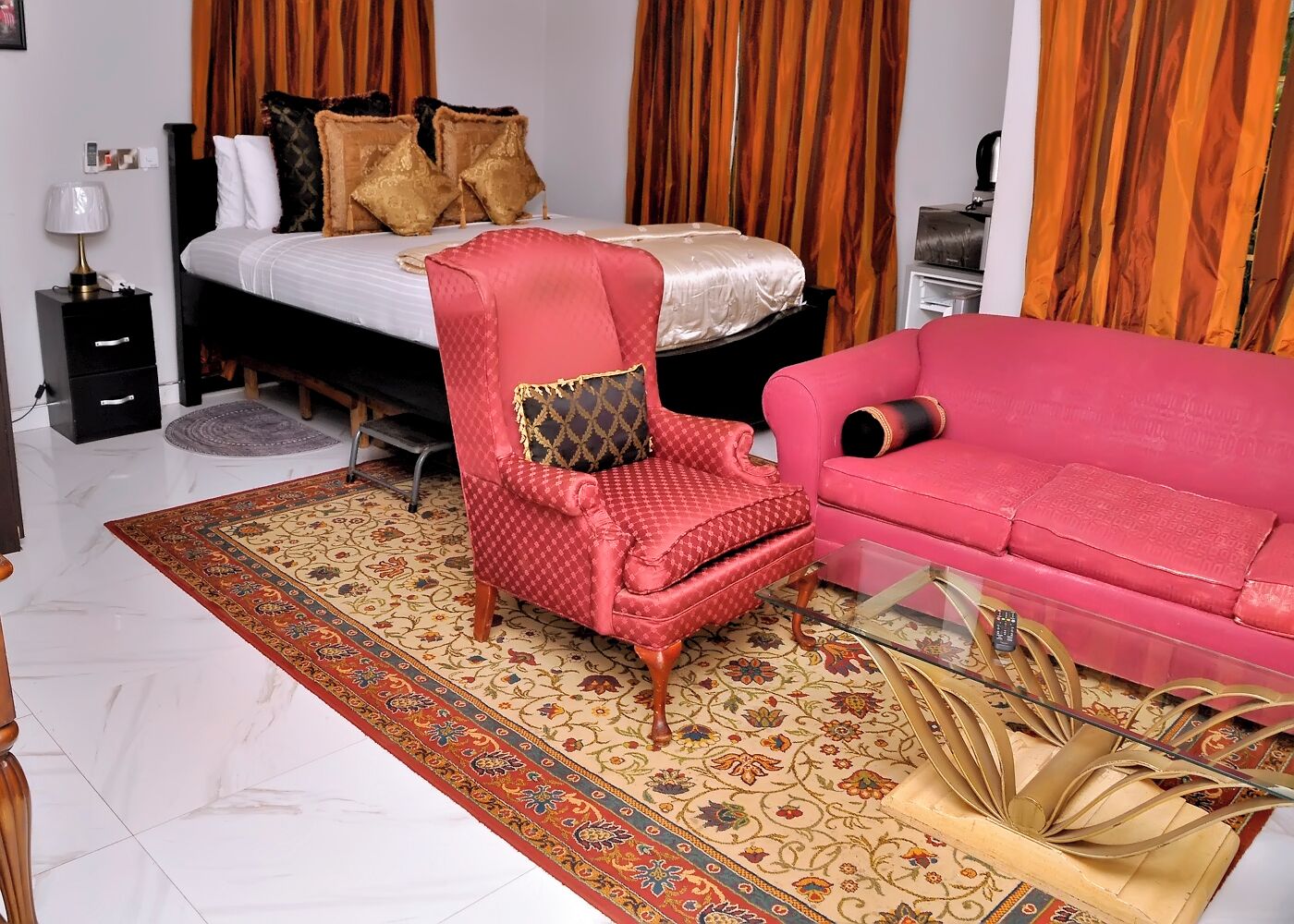 Frette Italian sheets, premium bedding, Tempur-Pedic beds, minibar