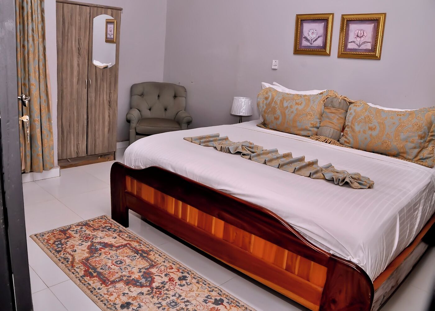 Suíte família | Lençóis italianos Frette, roupas de cama premium, camas Tempur-Pedic