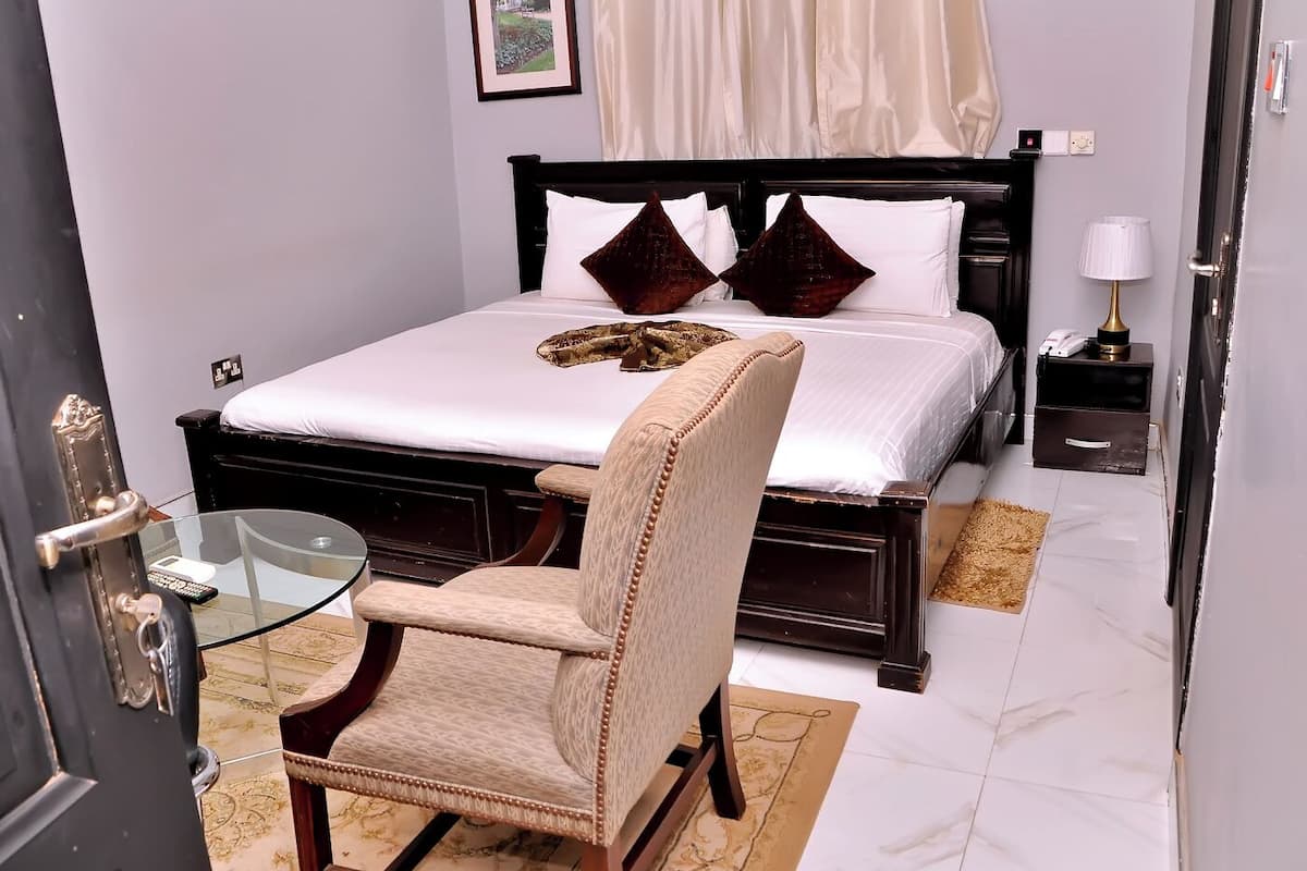 Quarto superior | Lençóis italianos Frette, roupas de cama premium, camas Tempur-Pedic