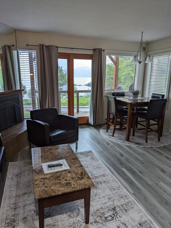 Water View Condo | Living area