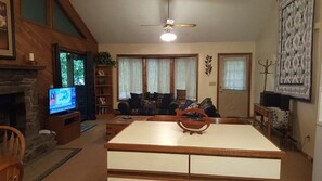 TV, fireplace - Woodlands Cabin - Private and Peaceful w/ Hot Tub (Maggie Valley)