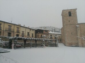 Exterior - "Ideal for families" - Spend 2 nights for € 560. From March 21 to April 2, 2019 (Alocén)