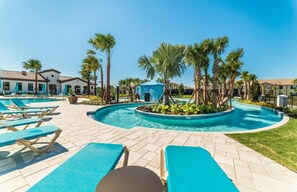 Apartamento, varias camas (Beautiful 5 bedroom Townhome Near Dis) | Piscina al aire libre