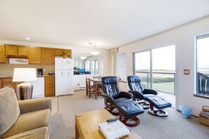 Interior - Beachfront Condo on the Pacific Ocean (Moclips)