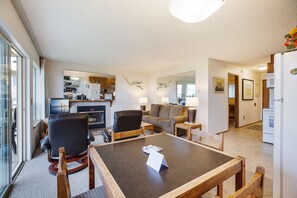 Interior - Beachfront Condo on the Pacific Ocean (Moclips)