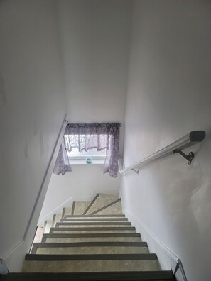 Interior - Central place, next to highway, smart tv+netflix+prime+wifi (Edmundston)