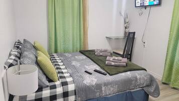 2 camere, una scrivania, ferro/asse da stiro, Wi-Fi