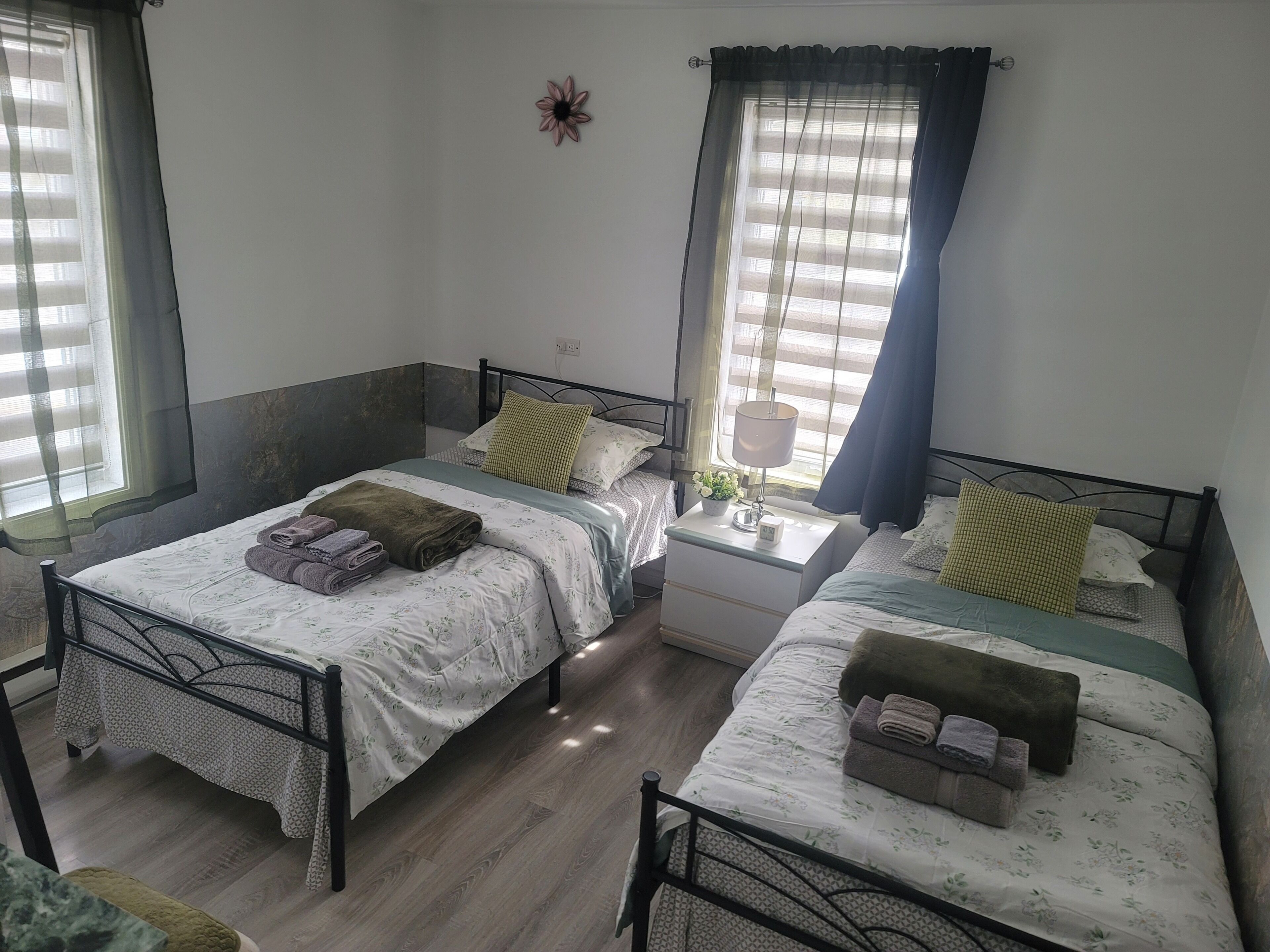 2 bedrooms, desk, iron/ironing board, WiFi