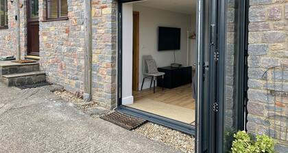 Secluded converted Barn nestled on the North slopes of the Mendips.