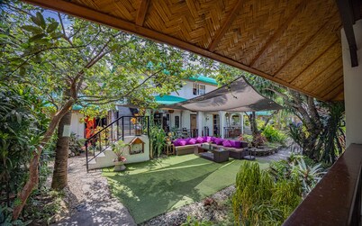 Blue Lagoon Dive Resort