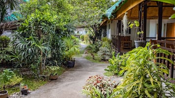 Habitación doble Confort, 1 cama matrimonial | Vista al jardín