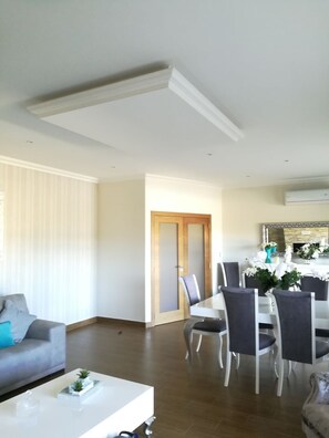 Interior - HOUSE WITH SWIMMING POOL AND BARBECUE (Vila Boim)
