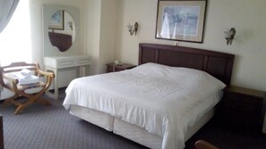 高级房, 1 张特大床 | 客房内保险箱、遮光窗帘