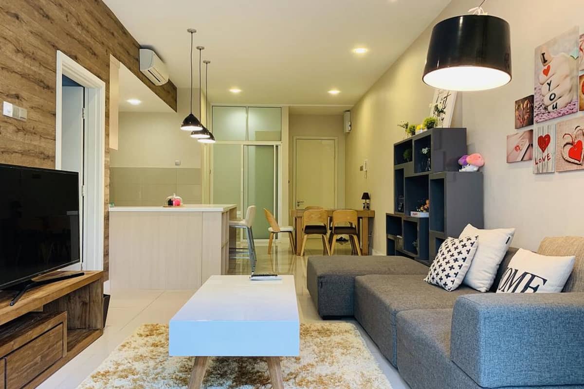 Appartement, 2 slaapkamers, uitzicht op tuin (3) | Woonruimte | Een 37-inch ledtelevisie met digitale zenders en televisie