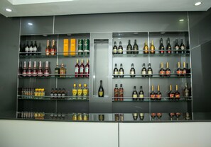 Poolside bar - PoshLux Executive Hotel (Benin City)