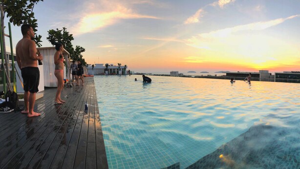 Piscine extérieure, cabanons gratuits