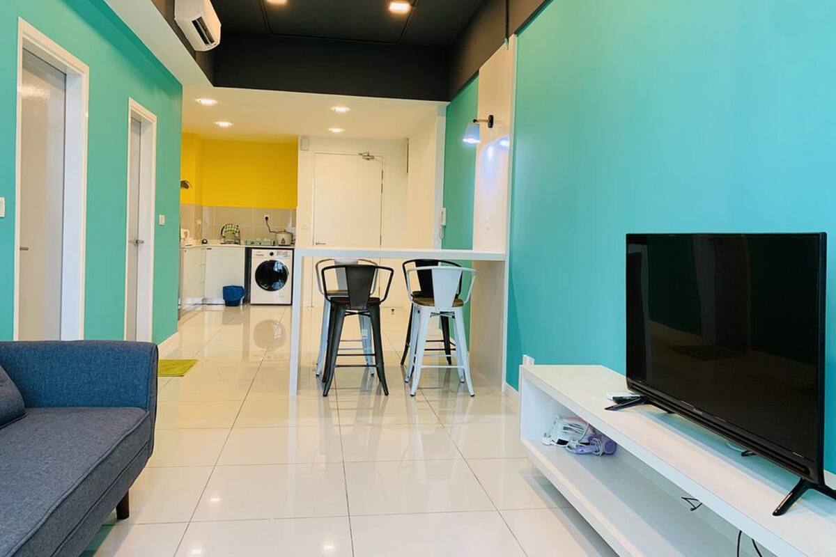 Apartamento, 2 habitaciones (#11) | Zona de estar | Una televisión LED