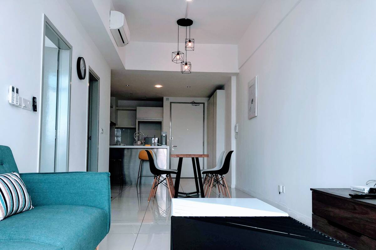 Apartamento, 2 habitaciones (#4) | Zona de estar | Una televisión LED