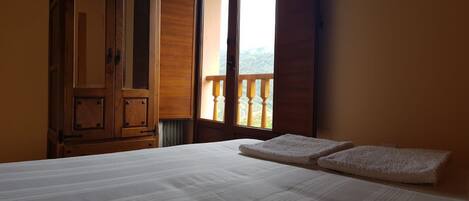 2 bedrooms, iron/ironing board, travel cot, bed sheets