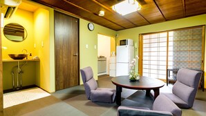 Ảnh chưa phân loại, 5 trong số 16 ảnh, nút