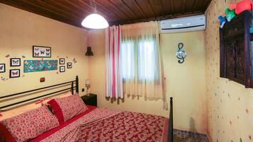 1 chambre, fer et planche Ă repasser, Wi-Fi gratuit, draps fournis