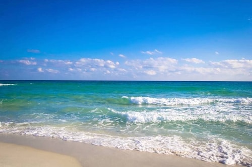 Gulf Shores 2 bedroom 2 bath condo in SeaBreeze! 