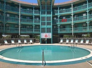Outdoor pool - Gulf Shores 2 bedroom 2 bath condo in SeaBreeze! (Gulf Shores)