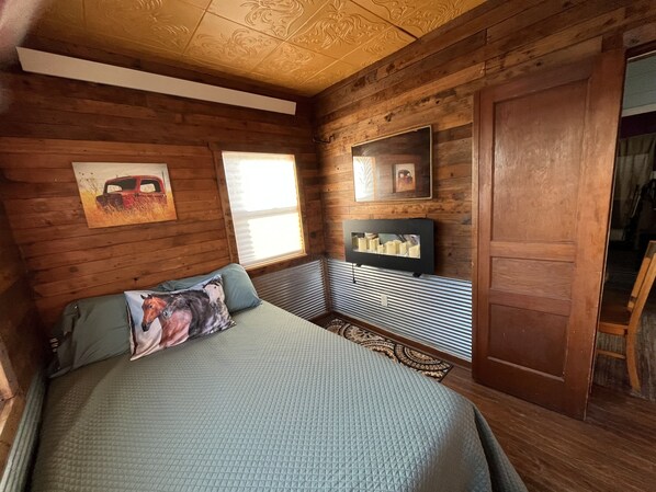 2 chambres, bureau, draps fournis