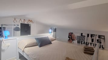 4 makuuhuonetta, työpöytä, silitysrauta/-lauta, Wi-Fi