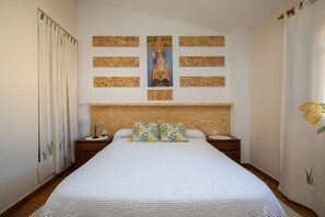 3 chambres, fer et planche à repasser, Wi-Fi, draps fournis