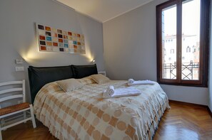 2 habitaciones, wifi gratis y ropa de cama 